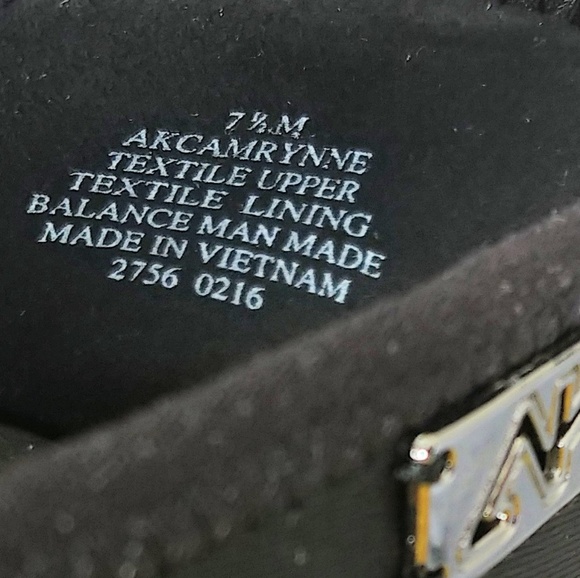 Shoes - Picture 2 of 4